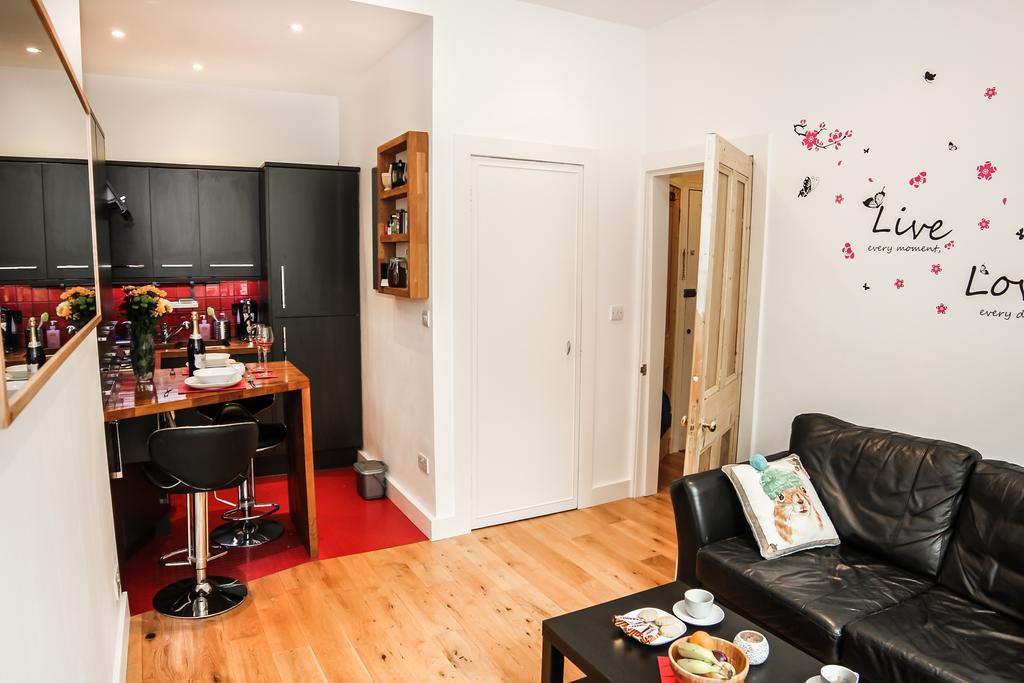 Chic & Bright Flat Near Holyrood Park — Photos 2
